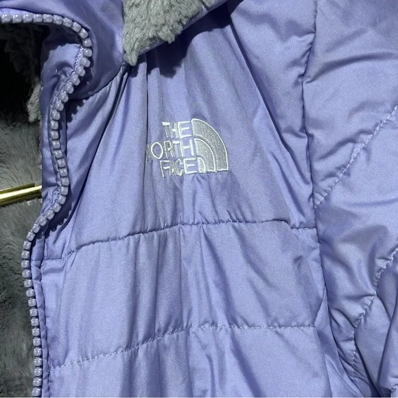 The North Face Girls Mossbud Swirl Parka, Purple Size Medium W/ Flaws - Picture 8 of 13